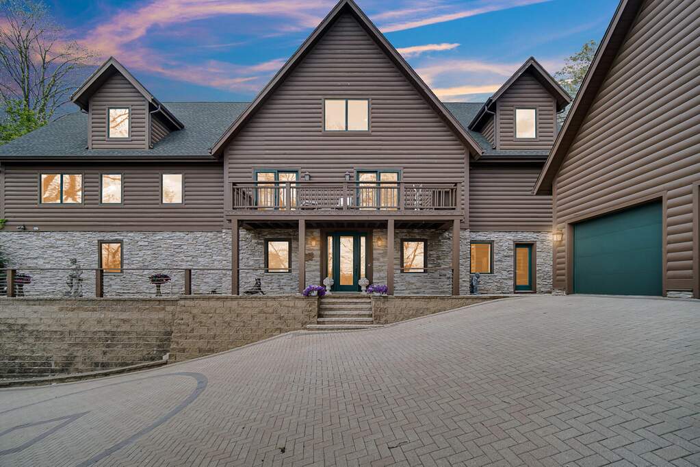 12 Ridge Dr, Dune Acres, at dusk