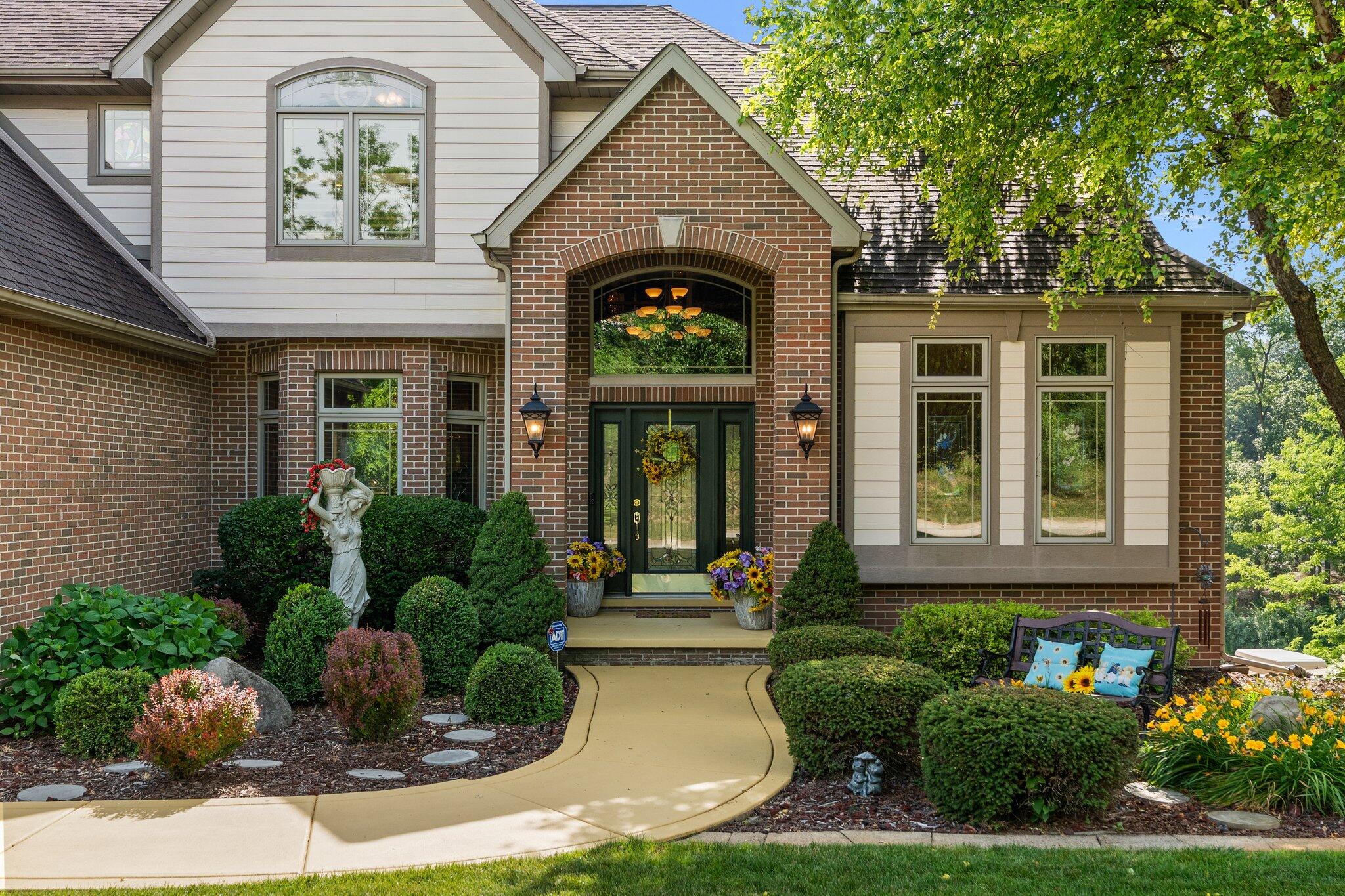 84 Liberty Lakes Dr, Valparaiso