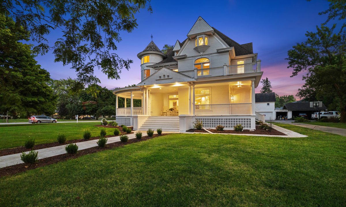 The Grand Root Mansion, 107 W South St, Crown Point